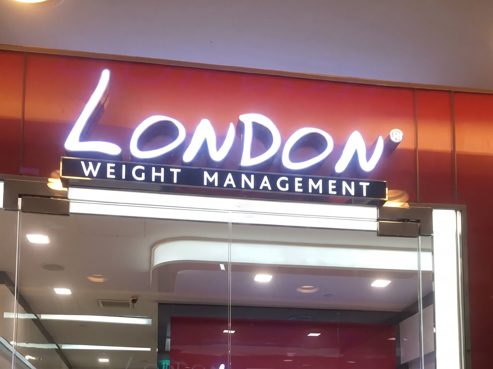 London Weight Management — shopfront lettering