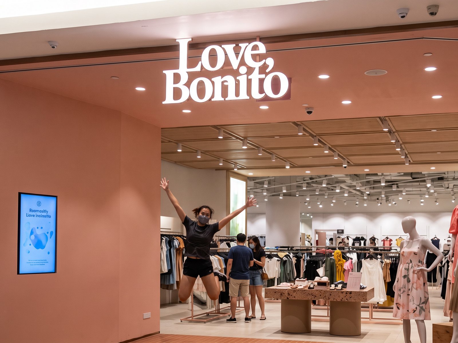 Love, Bonito — storefront script lockup