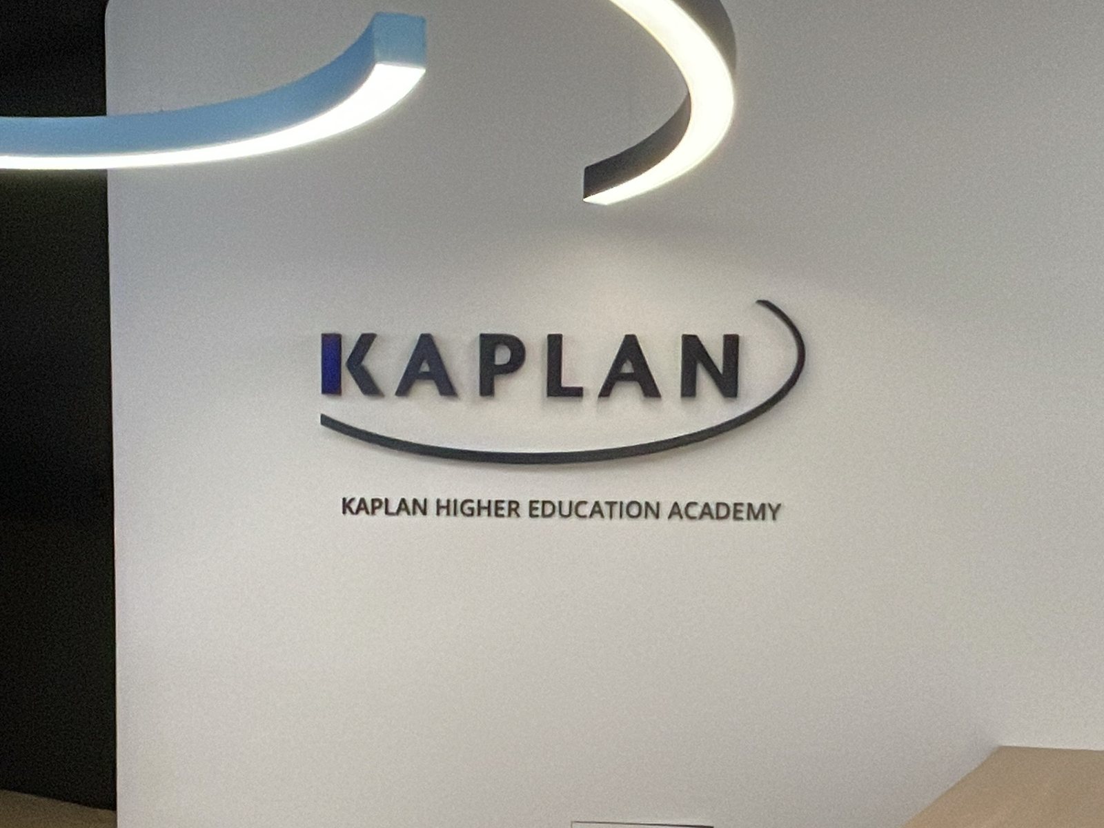 Kaplan &mdash; acrylic cut-out · reception
