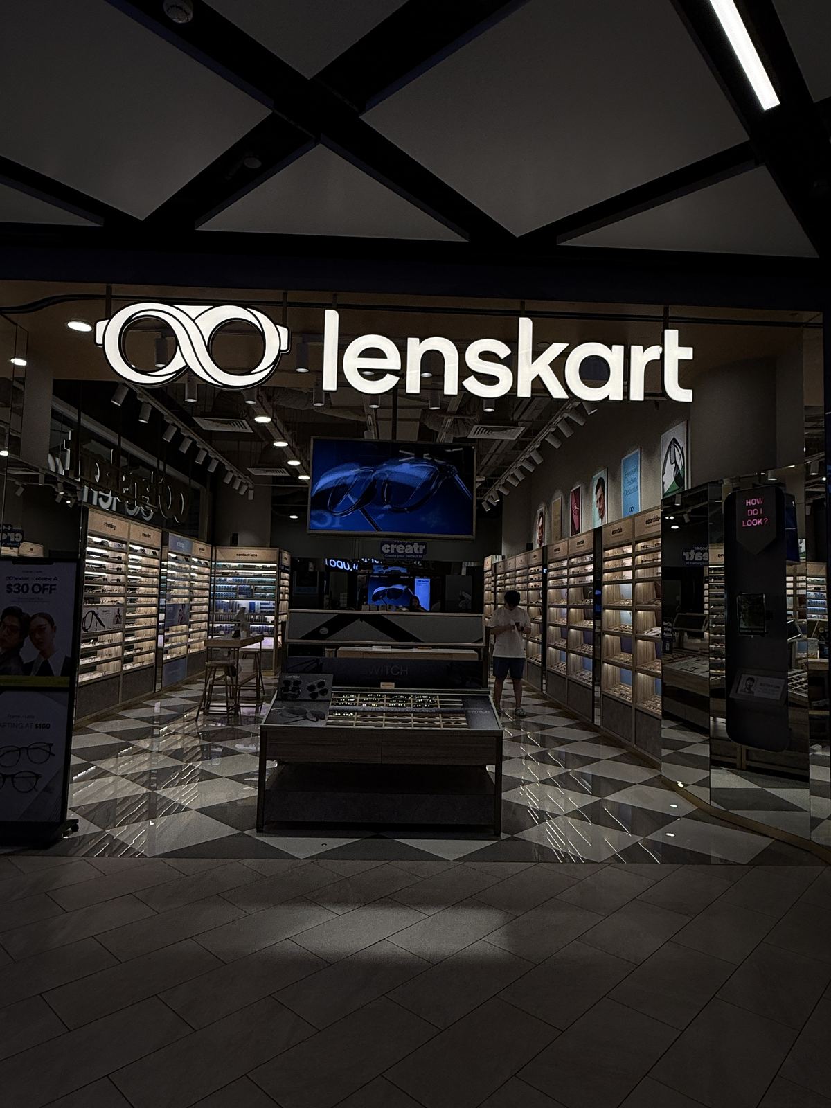 Lenskart — front-lit shopfront lockup